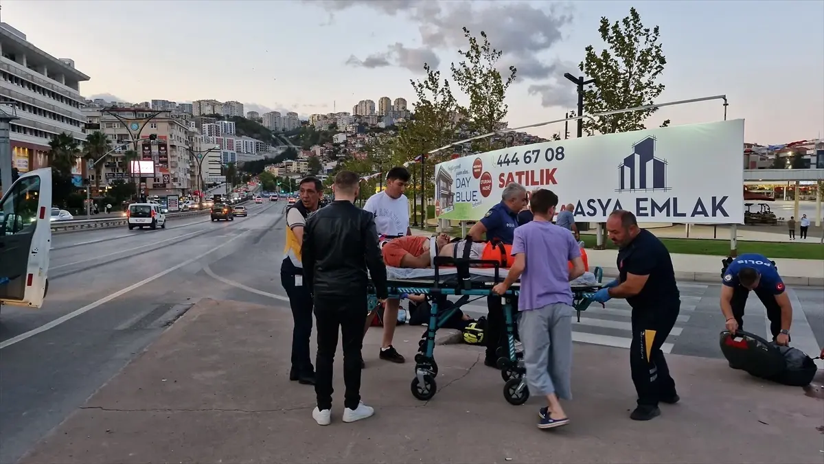 Kocaeli&apos;de Motosiklet Kazası: 2 Yaralı