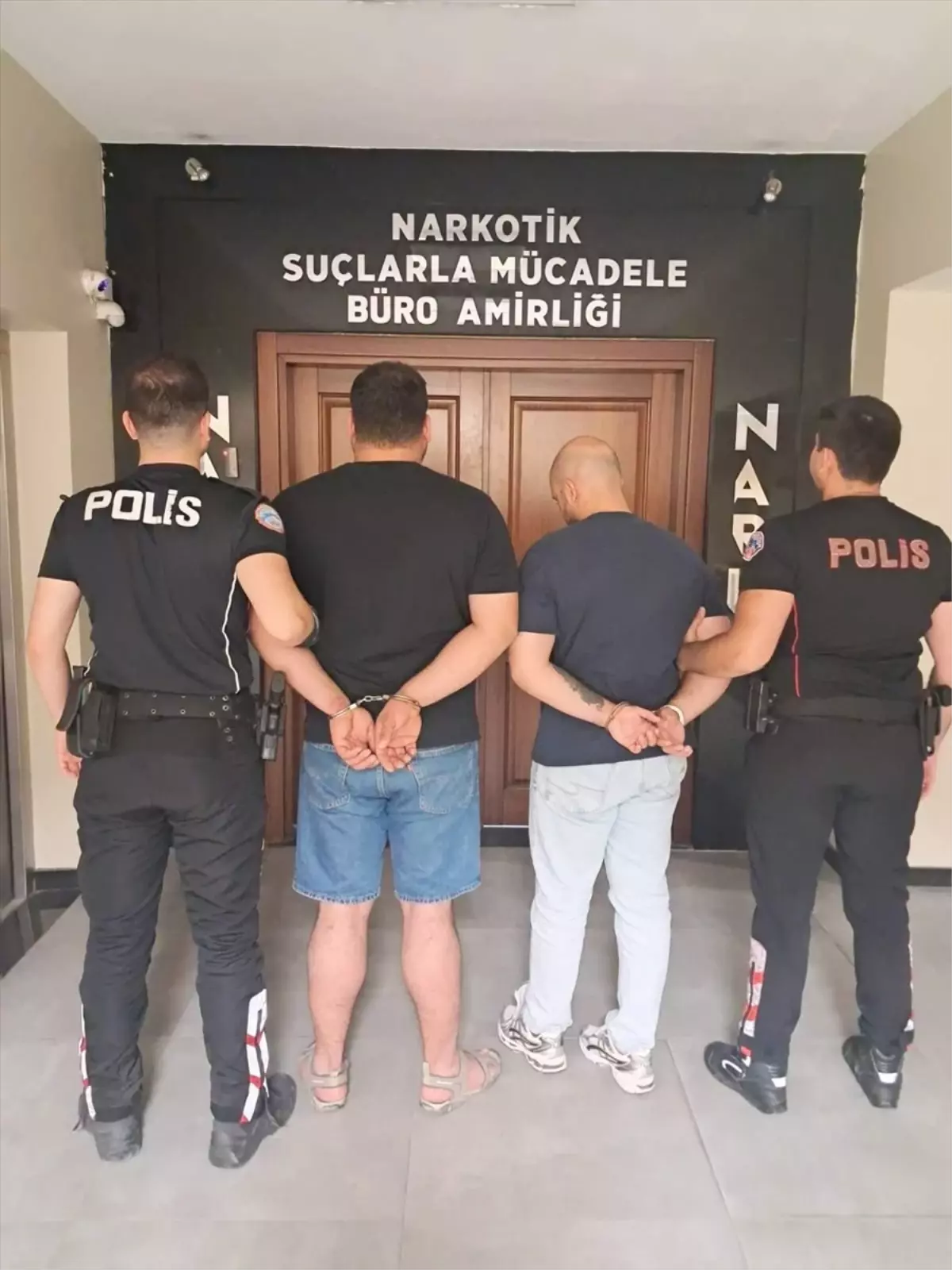 Darıca'da Uyuşturucu Hapla Yakalanan İki Şüpheli Tutuklandı