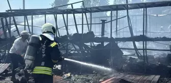 Kocaeli'nin Gebze ilçesinde Yediemin Deposunda Yangın Çıktı