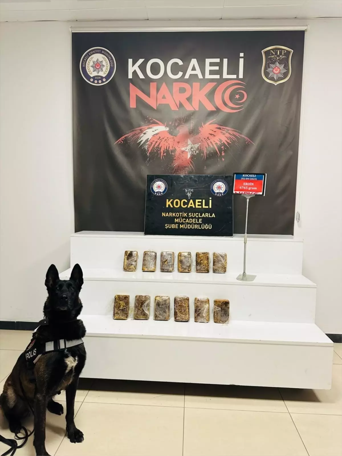 Kocaeli'de Yolcu Otobüsünde 6 Kilo 765 Gram Eroin Ele Geçirildi