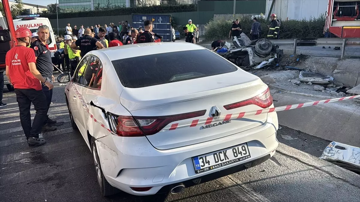Dilovası'nda Zincirleme Trafik Kazası: 5 Ölü, 1 Yaralı