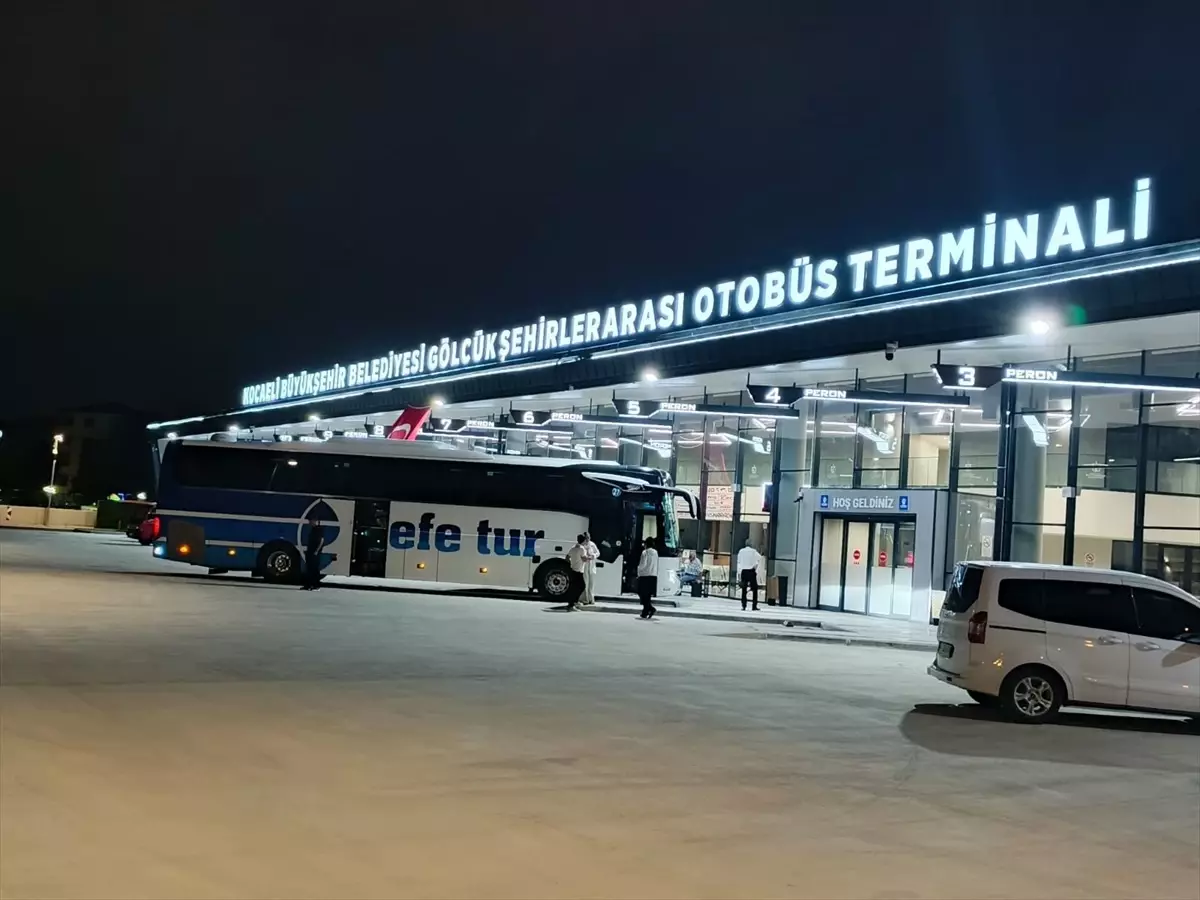 Gölcük Şehirlerarası Otobüs Terminali Hizmete Açıldı