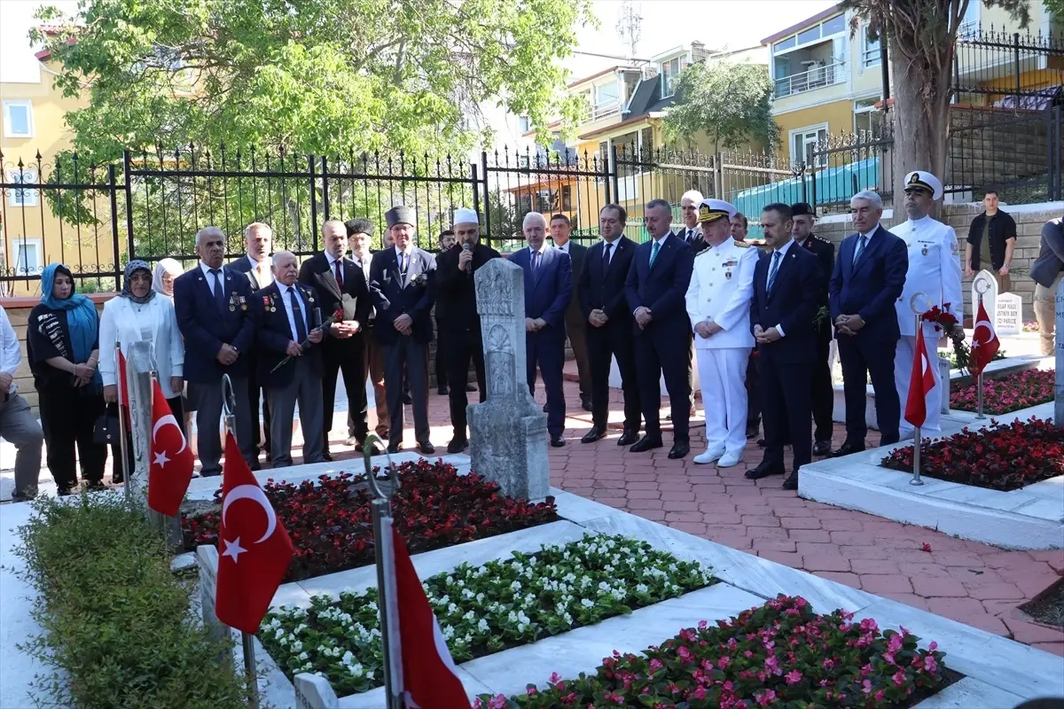 Kocaeli, Sakarya ve Bartın'da bayram arifesinde şehitlik ve mezarlıklar ziyaret edildi