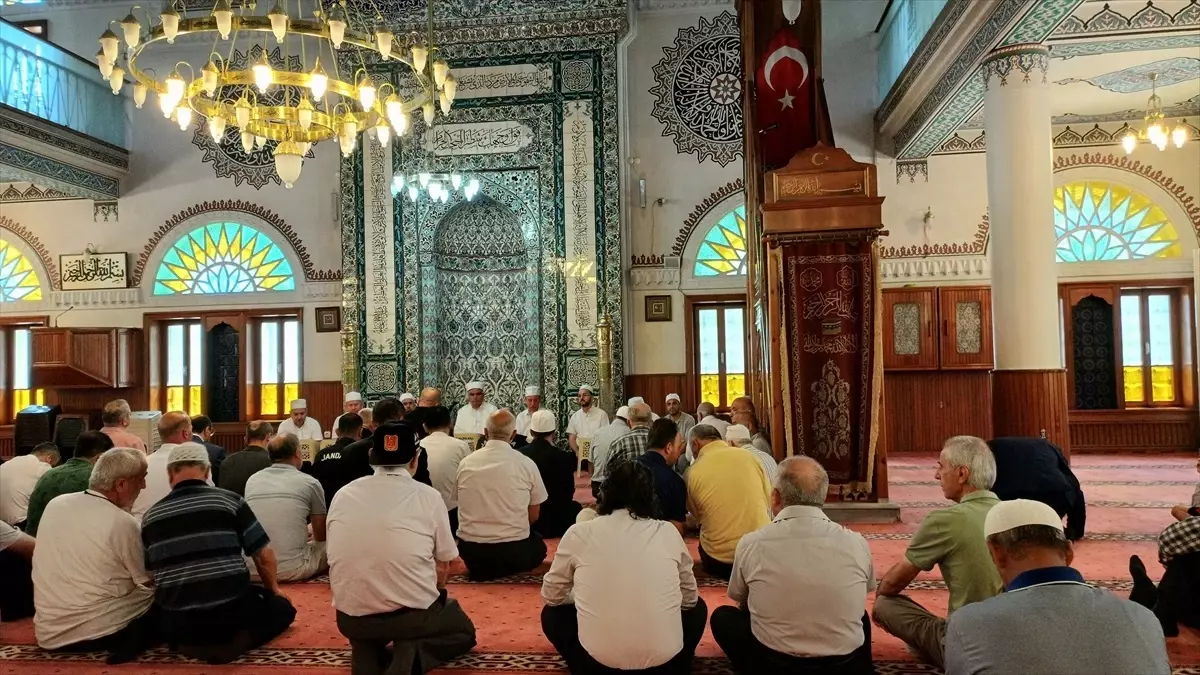 Kocaeli, Zonguldak, Karabük ve Düzce'de şehitlik ziyaretleri yapıldı, mevlit okutuldu