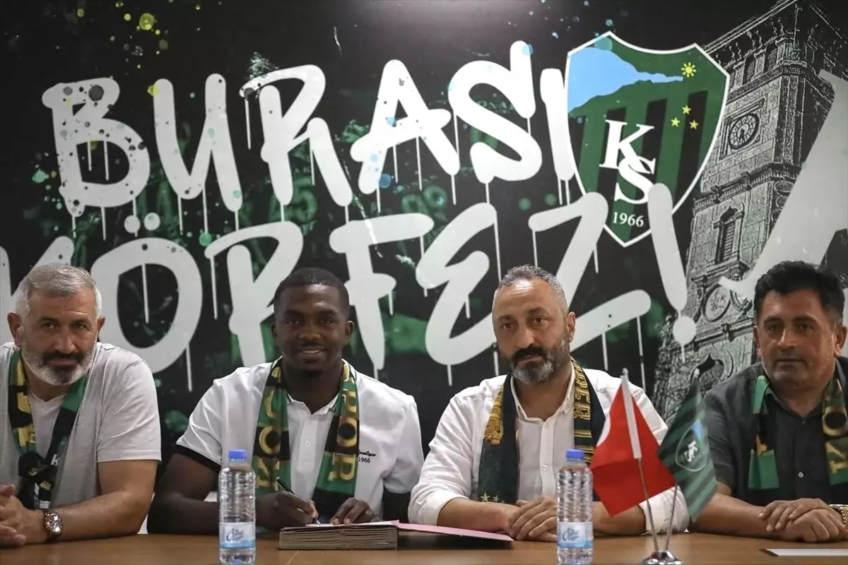 Kocaelispor, Anfernee Jamal Dijksteel ile Sözleşme İmzaladı