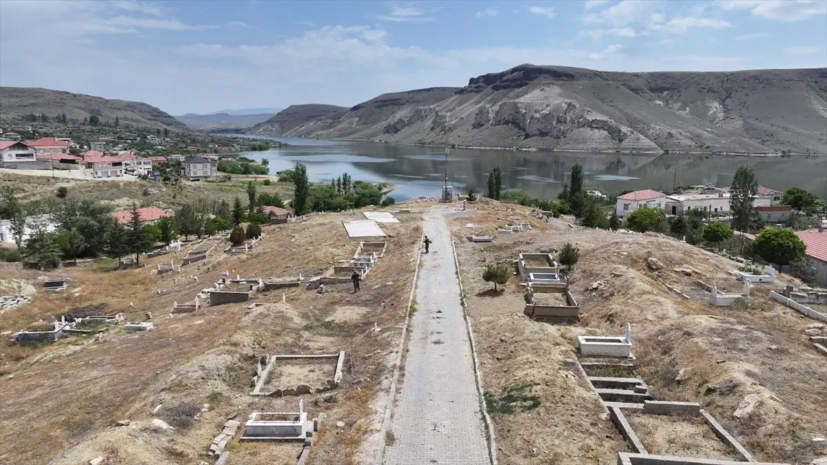 Kocasinan'da Mezarlıklarda Kurban Bayramı Temizliği