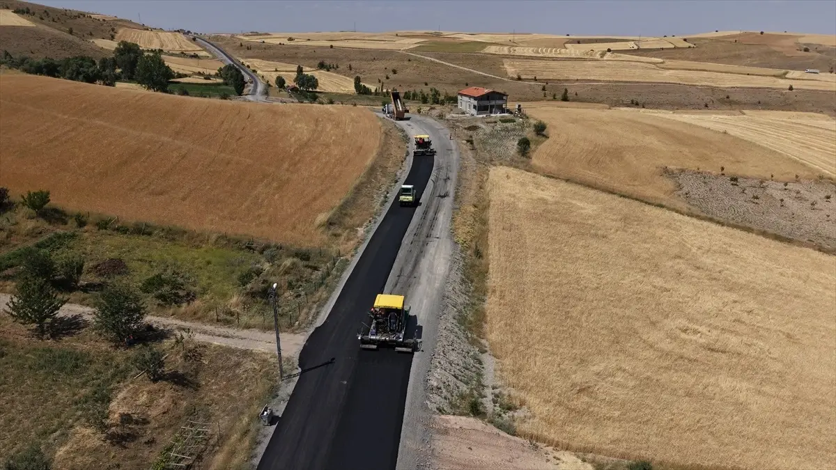 Kayseri'de 15 Kilometrelik Grup Yolu Çalışmaları Tamamlanıyor