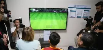 Protez Koluna Kavuşan Mehmet Efe, Oyun Konsolu Keyfini Yaşadı