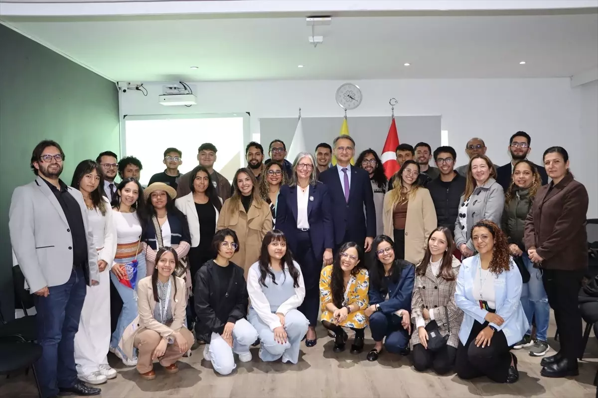 Kolombiya'da Türkiye Bursları Tanıtım Etkinliği Gerçekleştirildi