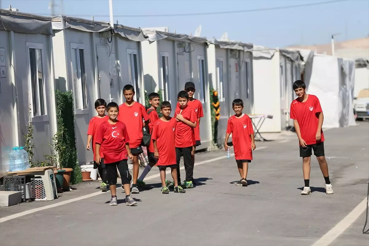 TFF'den Malatya'daki Depremzede Çocuklara Futbol Eğitimi