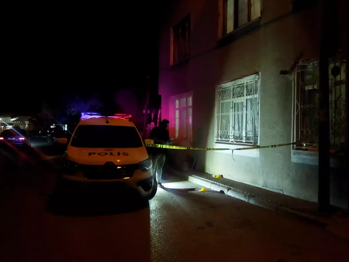 Konya'da 8 Yaşındaki Çocuk 3. Kattan Düşerek Ağır Yaralandı