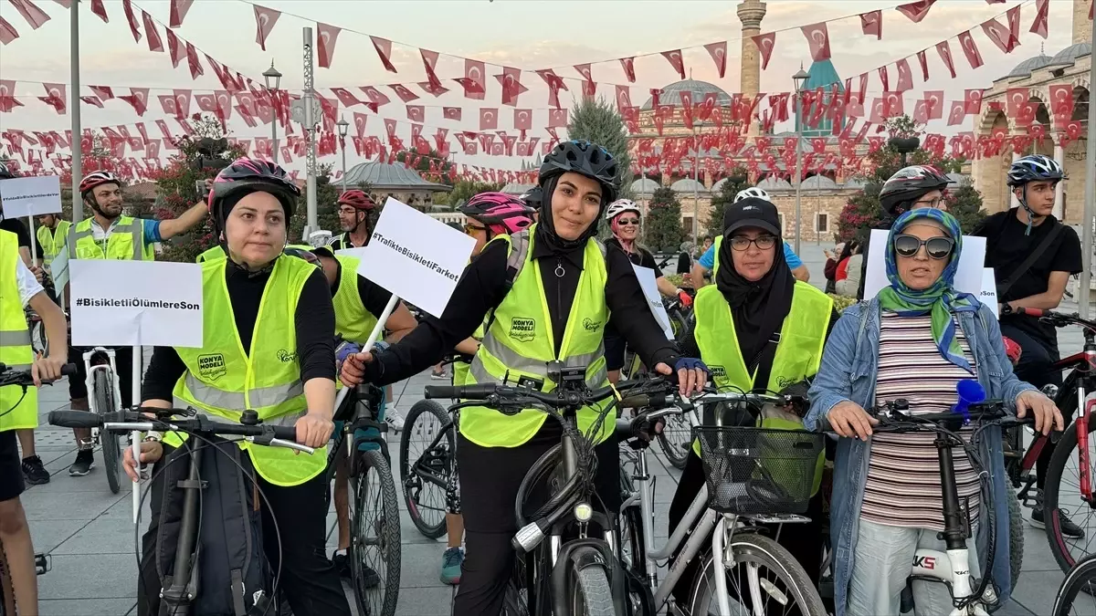 Bisiklet Topluluğundan Kazada Hayatını Kaybeden Arkadaşları İçin Anma Sürüşü