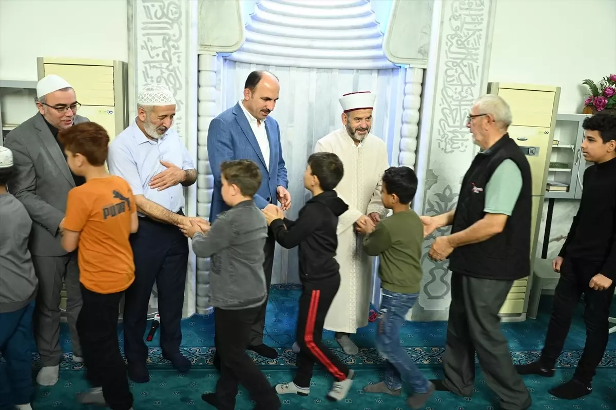 Konya'da 'Güle Oynaya Camiye Gel' Projesi ile 13 Bin Çocuğa Bisiklet Dağıtılacak
