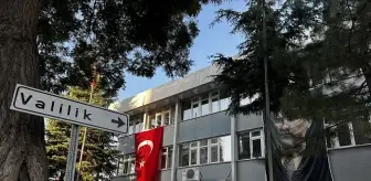 Konya'da kamu binalarına 'Terörsüz Türkiye'ye destek için Türk bayrakları asıldı