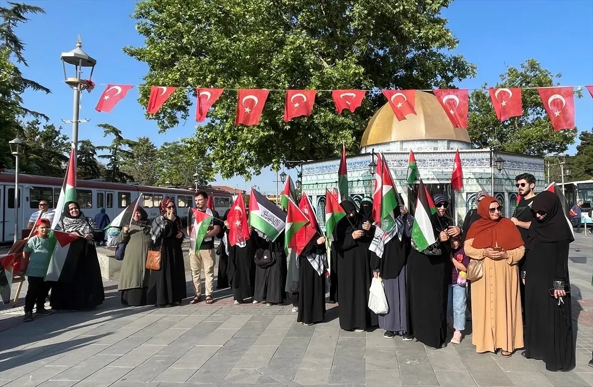 Konya'da Kadınlardan Gazze İçin Destek Gösterisi