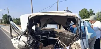 Konya'da Minibüsün Otomobile Çarpması Sonucu 3 Yaralı