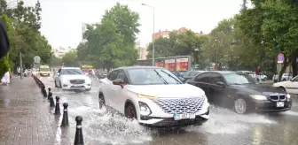 Konya'da Sağanak Yağış Hayatı Olumsuz Etkiledi