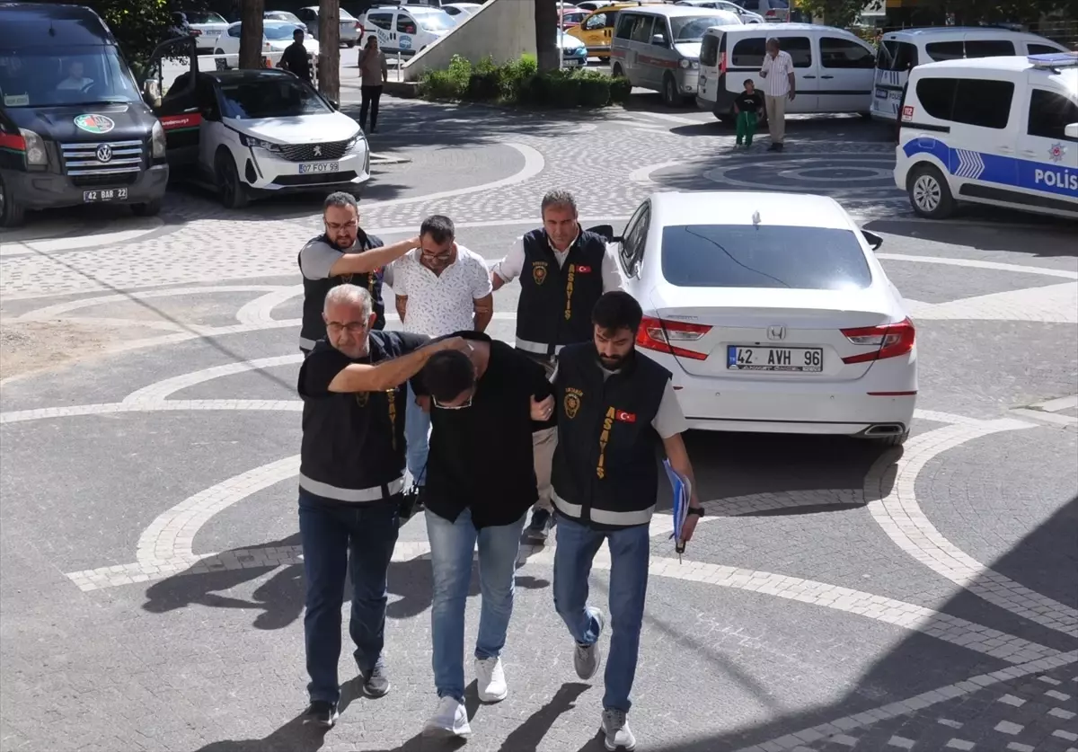 Konya'da Sahte Altın Satışı Yapan İki Şüpheli Gözaltında