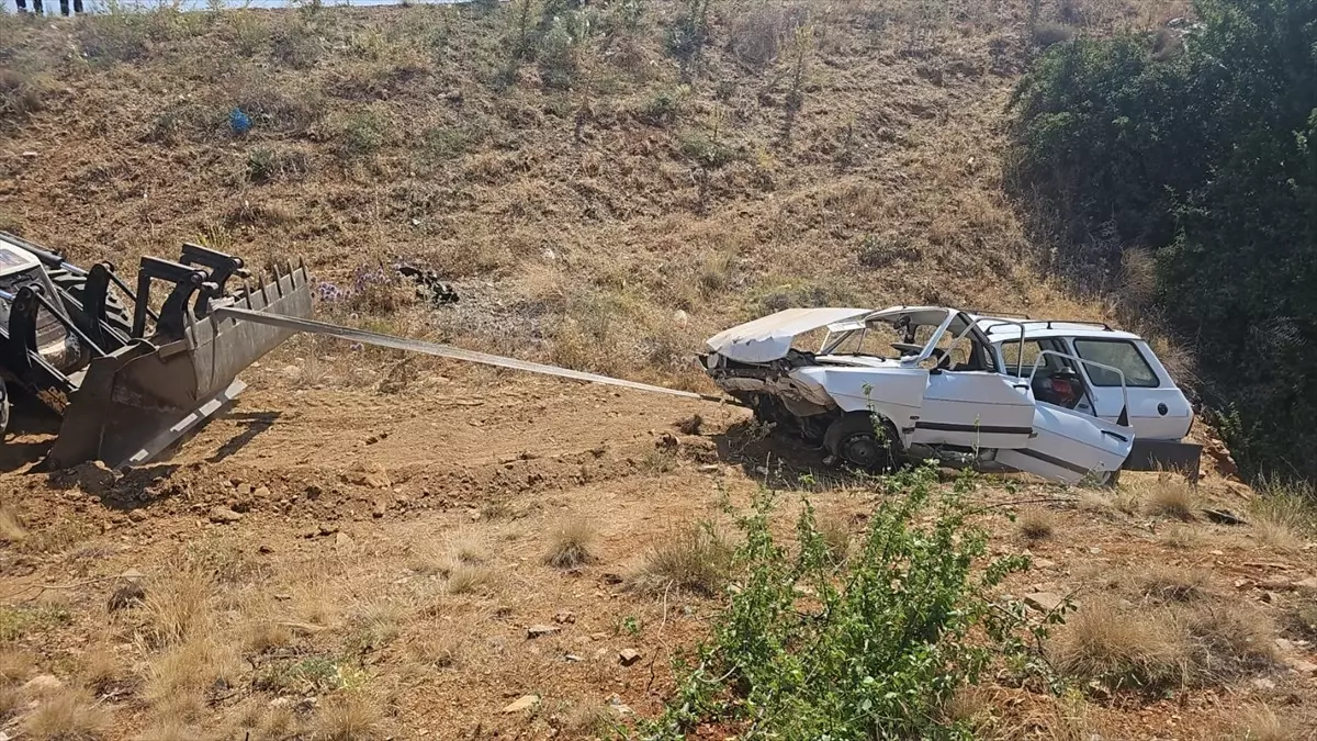 Konya'da Otomobil Şarampole Devrildi: 4 Yaralı