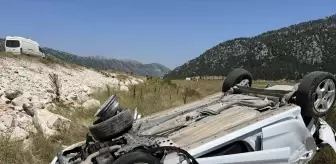 Konya'da Şarampole Devrilen Otomobilde 5 Yaralı