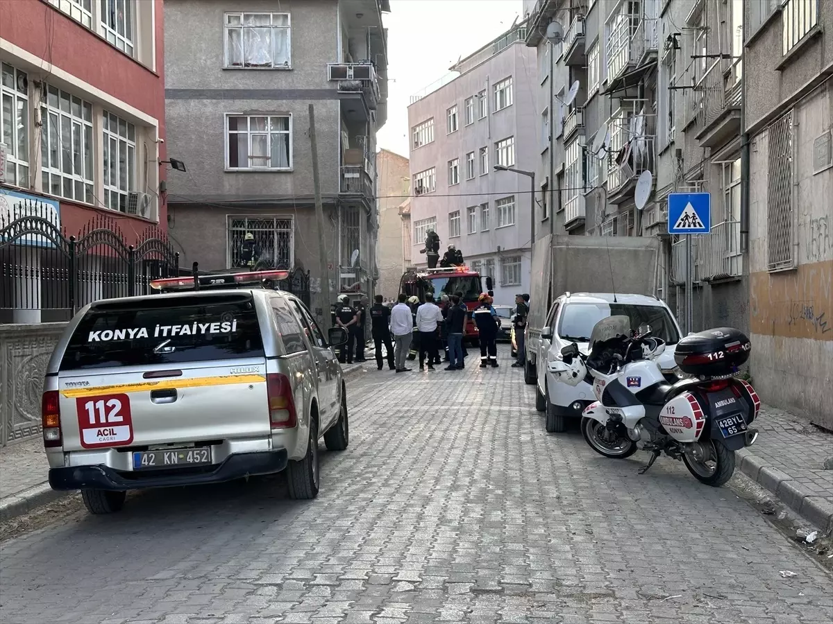 Konya'da Yangın Çıkan Evde Kriz Anları