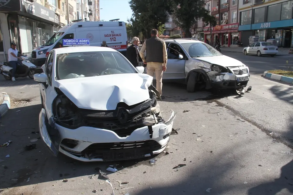 Konya'da İki Trafik Kazası: 6 Yaralı
