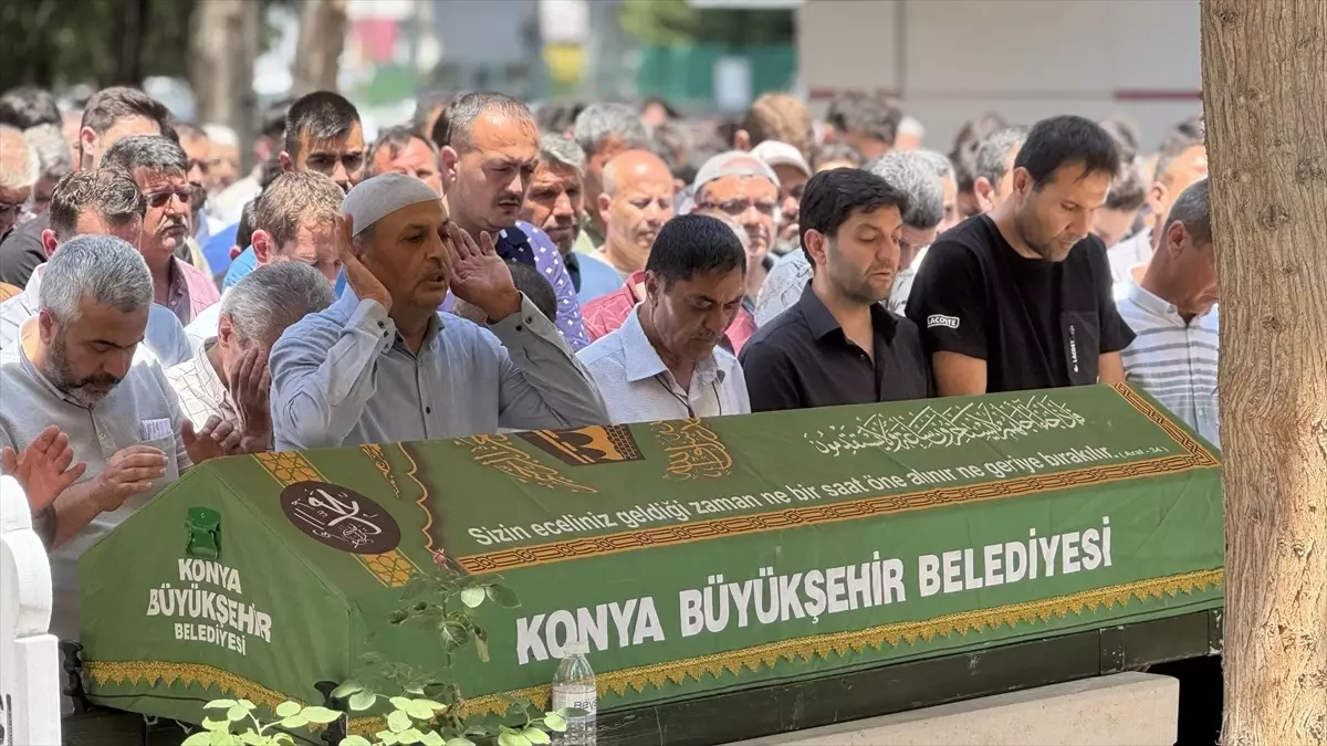 Konya'da Motokuryenin Cenazesi Defnedildi