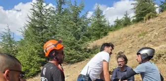 Yamaç Paraşütü Pilotunun Ormanlık Alana Düşmesi Sonucu Yaralandı