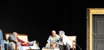 Meliha Ercan Huzurevi'nde Yaşlılar Tiyatro Gösterisi Düzenledi