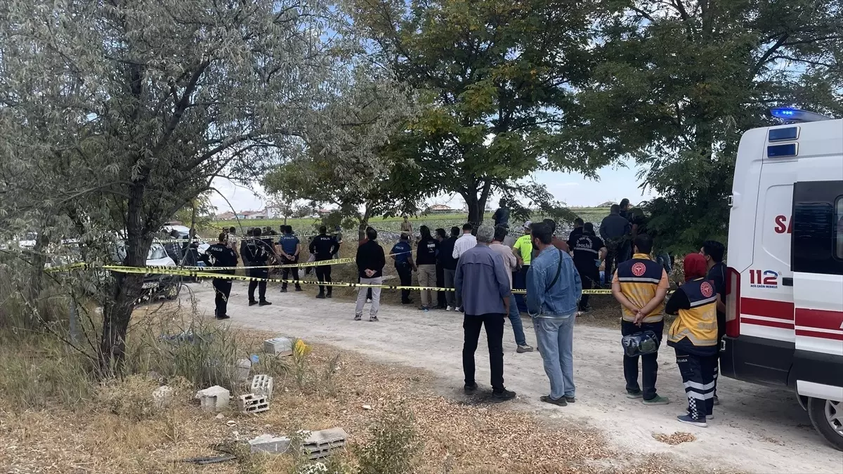 Konya'da Yol Kenarında Erkek Cesedi Bulundu