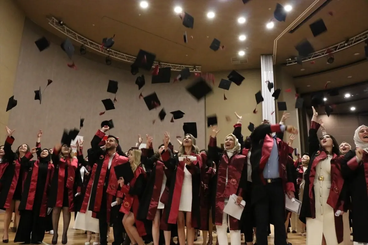 Konya Gıda ve Tarım Üniversitesi 2025 Mezunlarını Uğurladı
