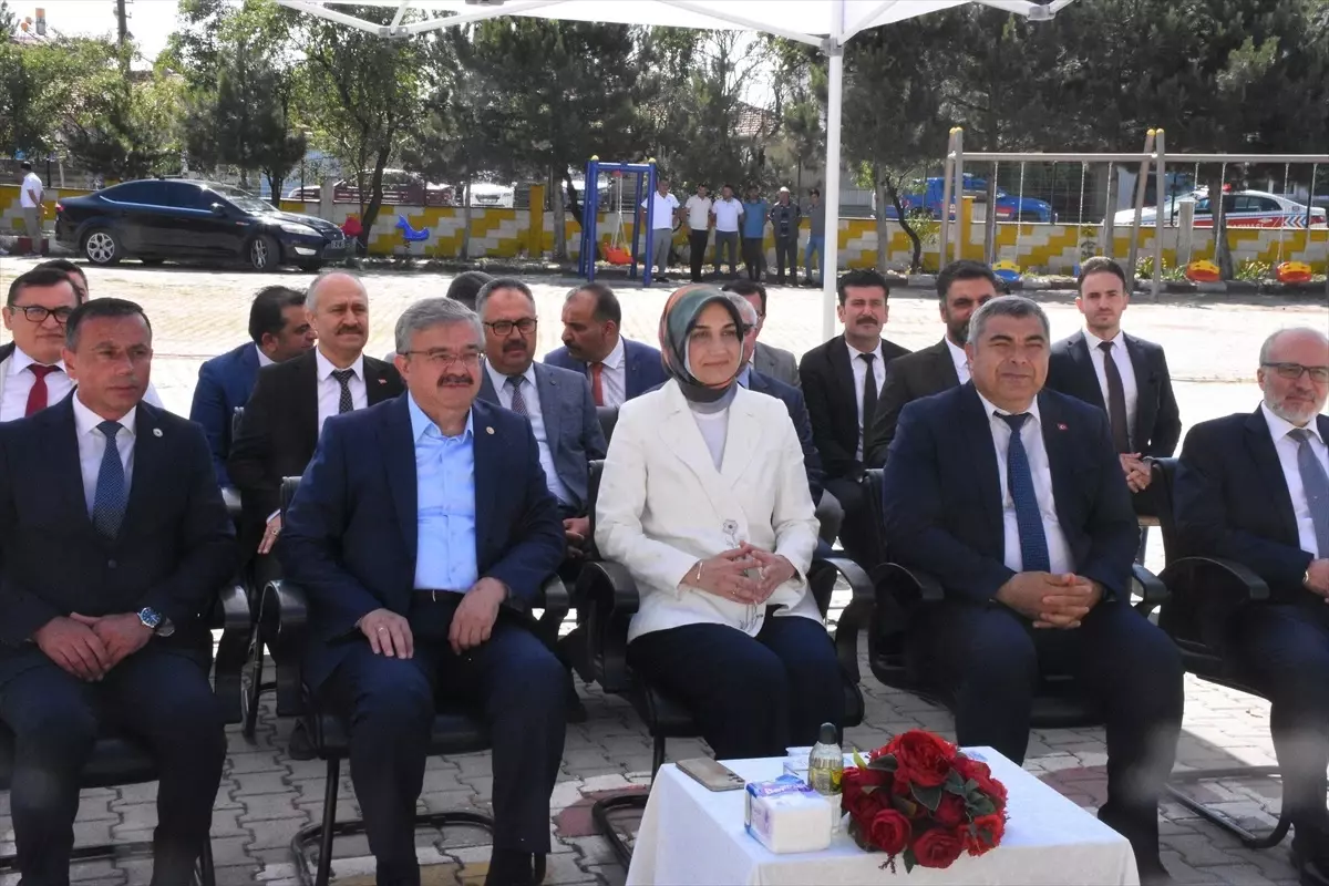 Öğrenciler Karne Sevinci Yaşadı