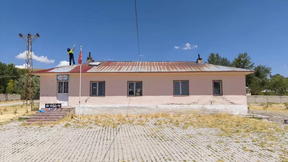 Konyalı Öğretmenden Sosyal Sorumluluk Projesi: 3 Okula Destek
