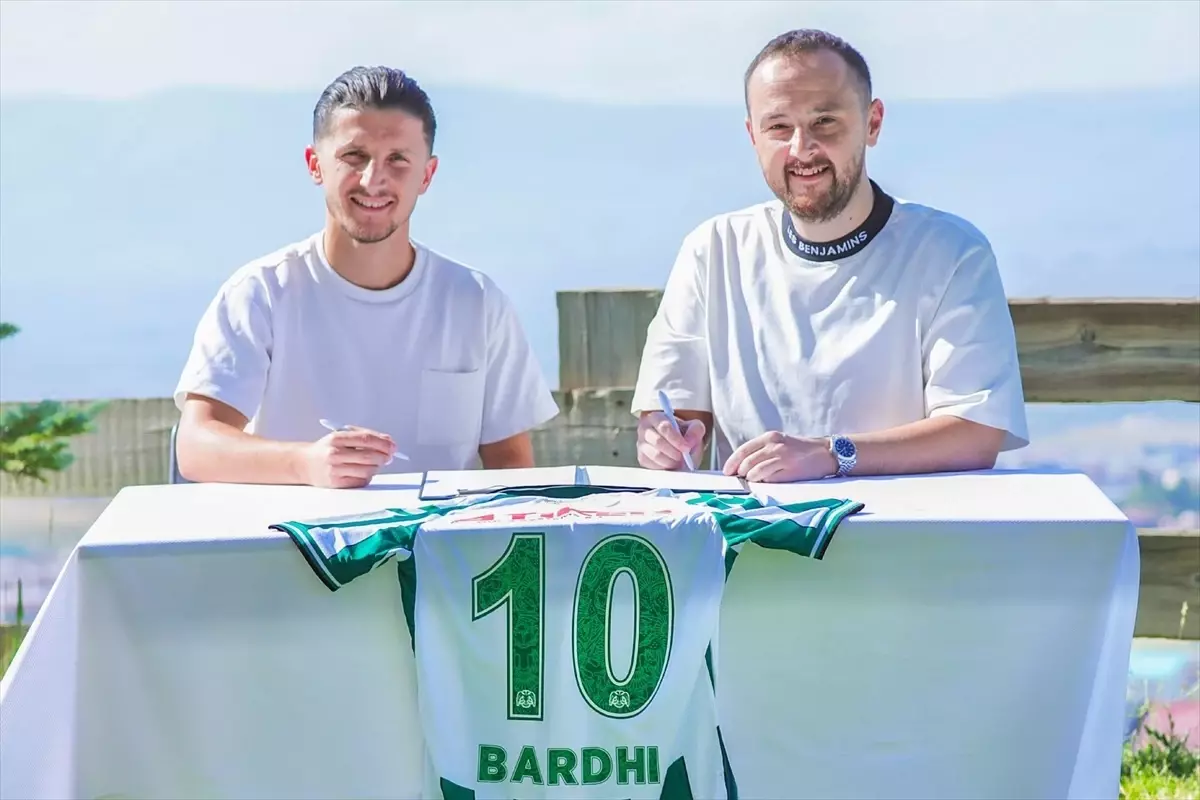 Konyaspor, Enis Bardhi'yi Kadrosuna Kattı