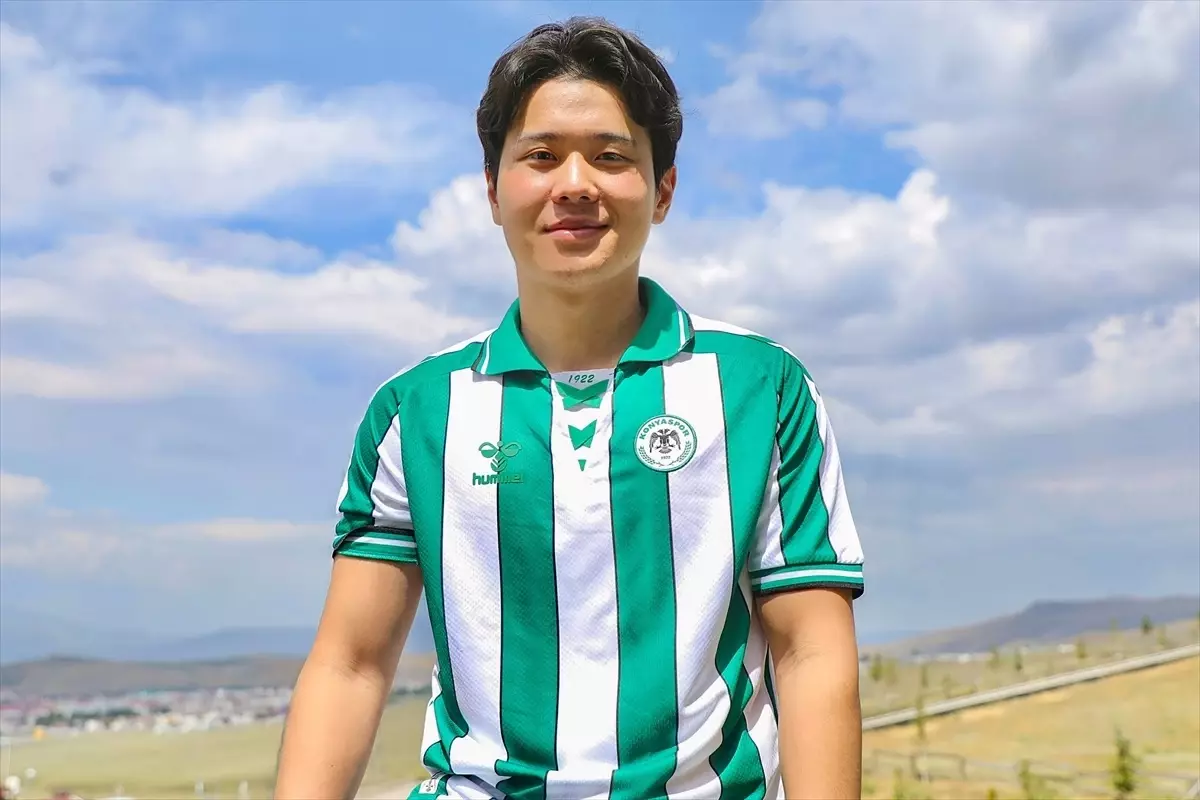 Konyaspor, Güney Koreli Orta Saha Oyuncusu Jin-ho Jo'yu Transfer Etti