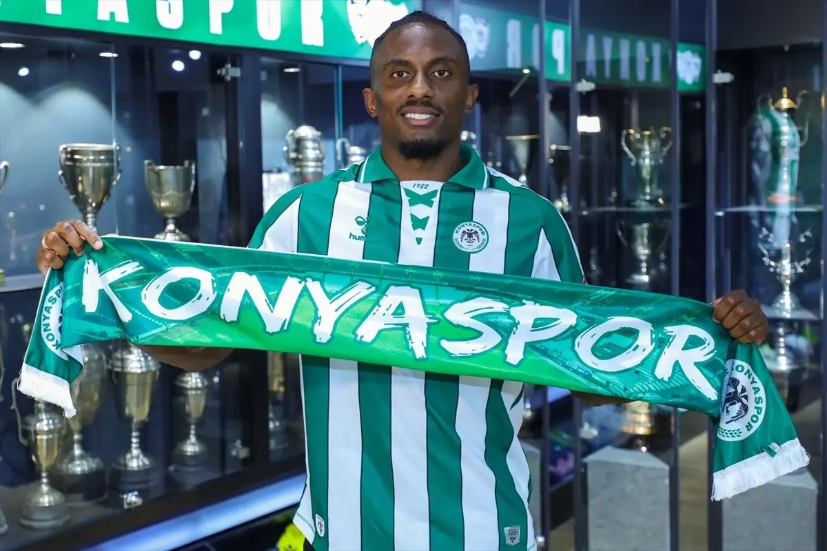 Konyaspor, Yhoan Andzouana ile Anlaşma Sağladı