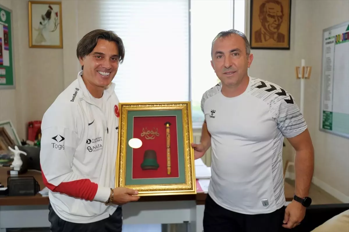 Recep Uçar, A Milli Takım'ı TÜMOSAN Konyaspor Tesisleri'nde Ağırladı