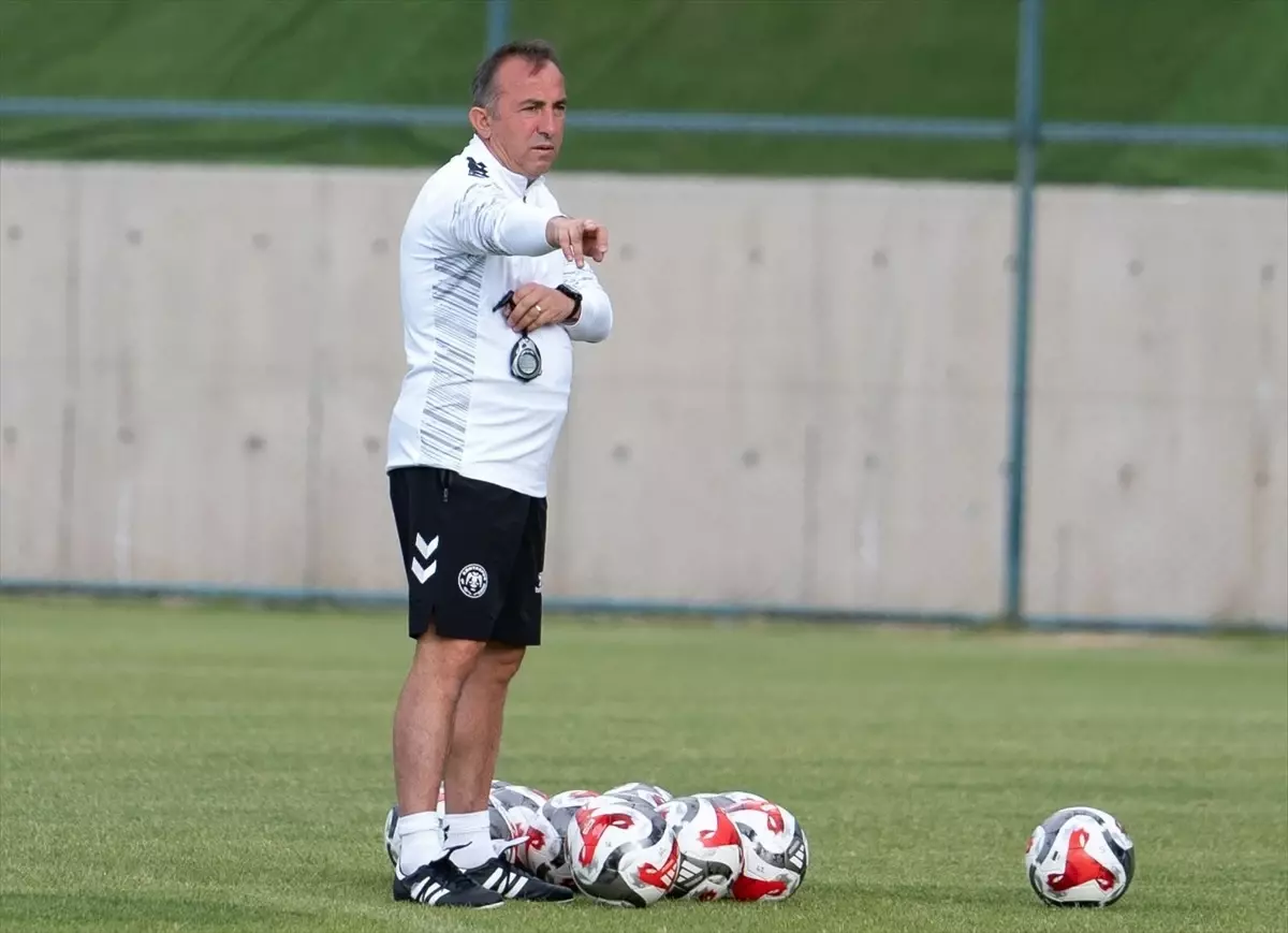 Konyaspor, Yeni Sezona Takım Omburgasını Koruyarak Başlayacak