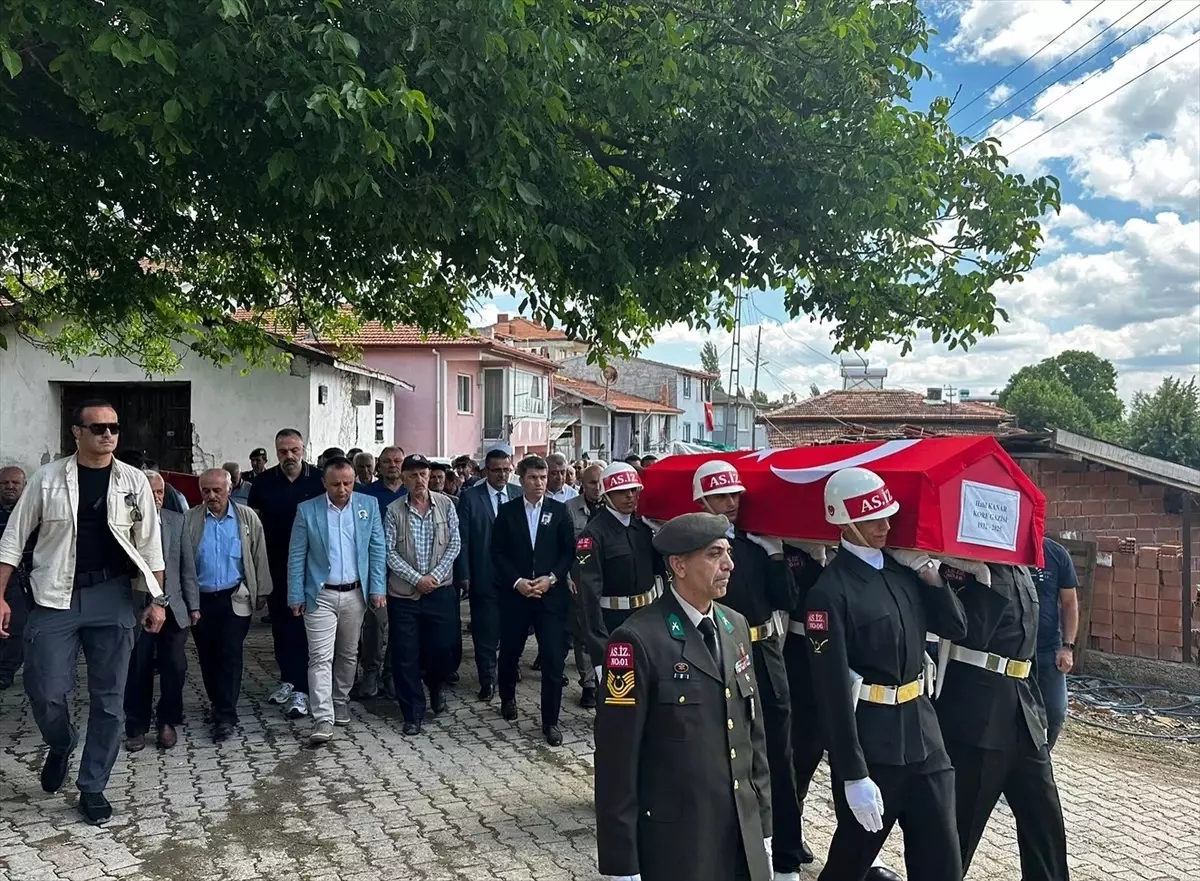 93 Yaşında Vefat Eden Kore Gazisi Halil Kanar Son Yolculuğuna Uğurlandı