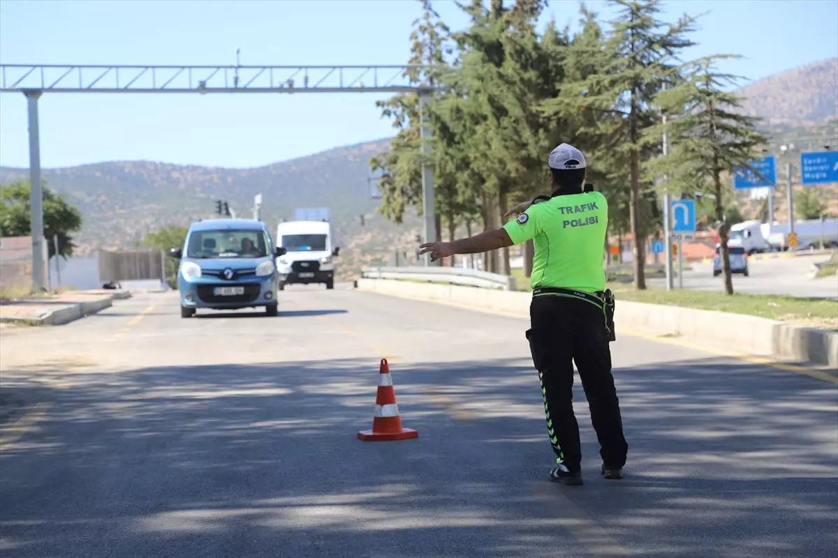 Korkuteli'nde Trafik Denetimleri Artıyor