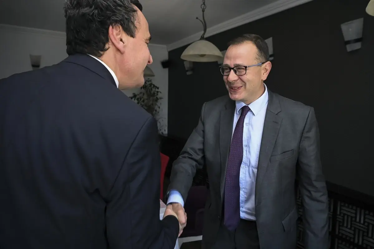 Kosova Başbakanı Albin Kurti, Türkiye Büyükelçisi ile Ekonomik İşbirliğini Görüştü