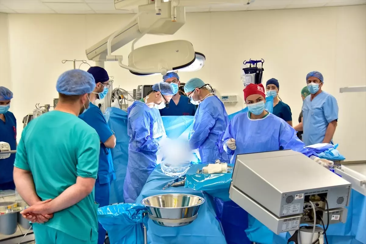 Türk Doktorlar Kosova'da 12 Çocuğun Kalp Ameliyatını Gerçekleştirecek