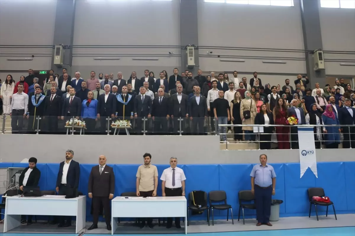 KTÜ Of Teknoloji Fakültesi'nde Mezuniyet Töreni Heyecanı