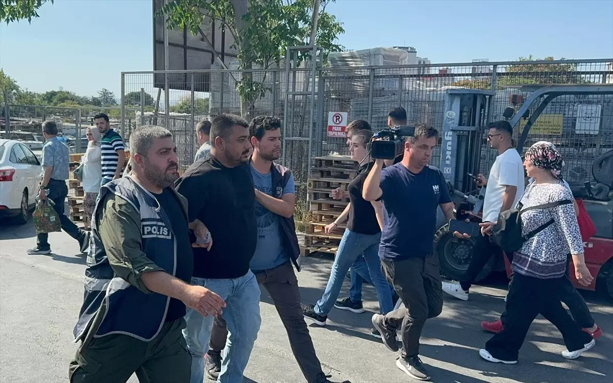 Küçükçekmece'de Silahlı Kavga: 2 Yaralı, 4 Gözaltı