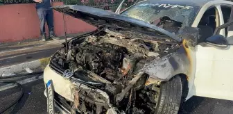 Küçükçekmece'de Seyir Halindeki Otomobilde Yangın