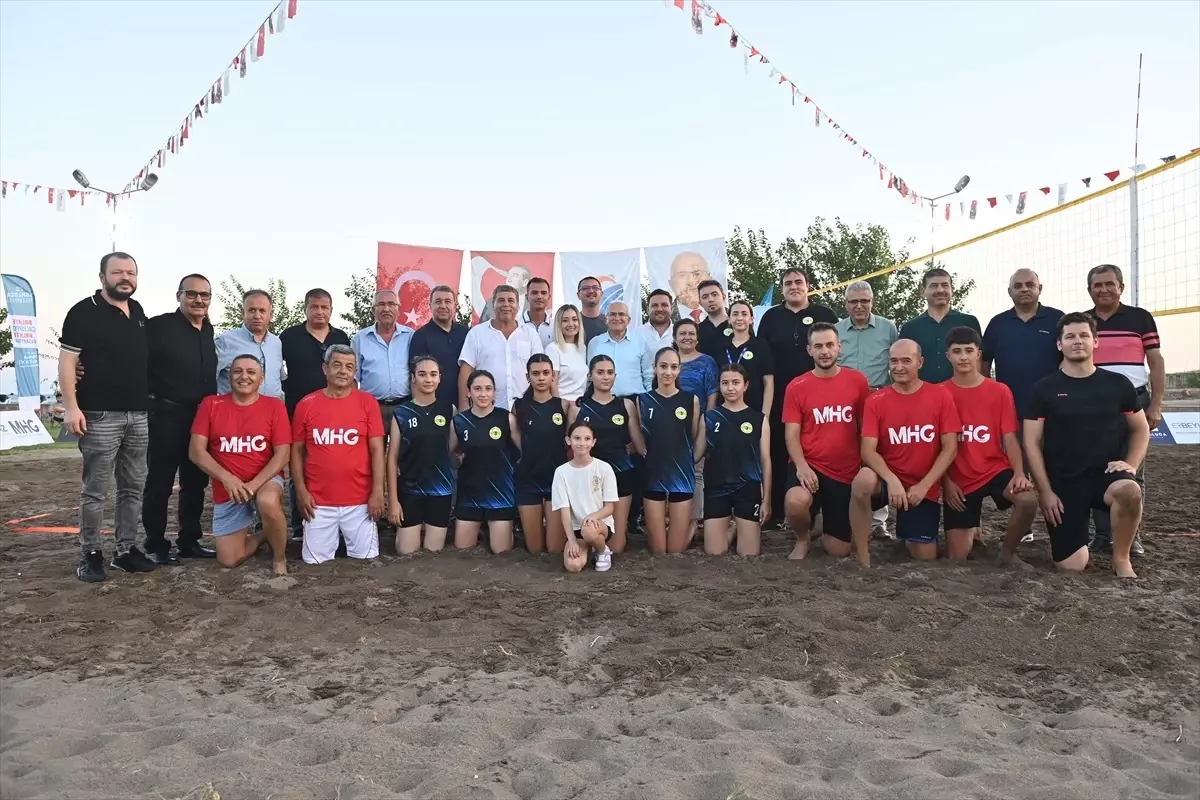 30 Ağustos Zafer Kupası Plaj Voleybolu Turnuvası Başladı