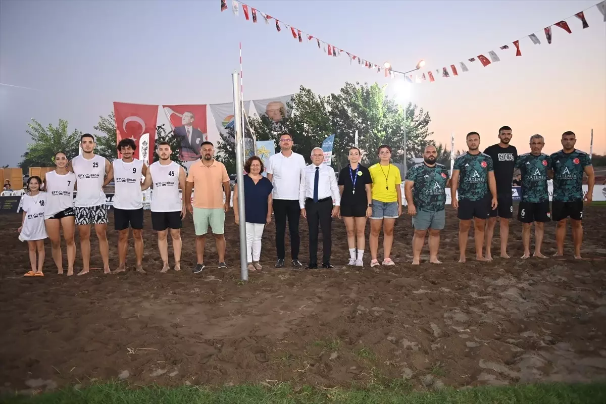 Kumluca'da 30 Ağustos Zafer Kupası Voleybol Müsabakaları Düzenlendi