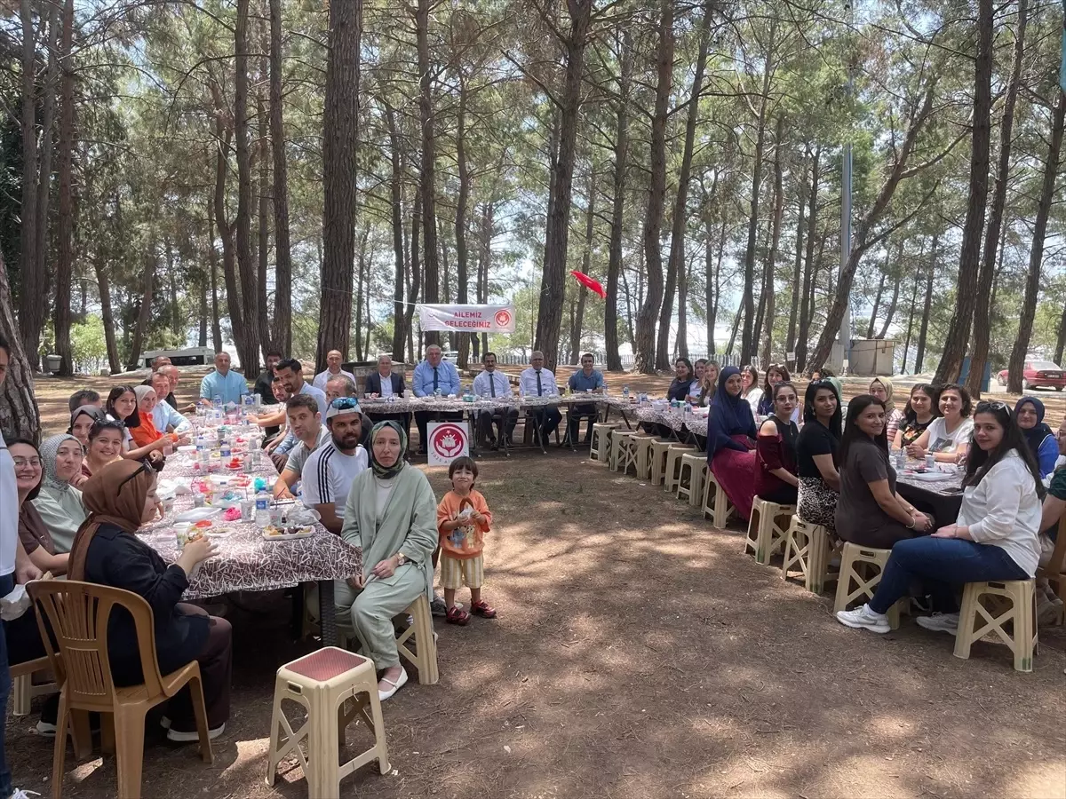 Kumluca'da Aile Yılı Pikniği Düzenlendi