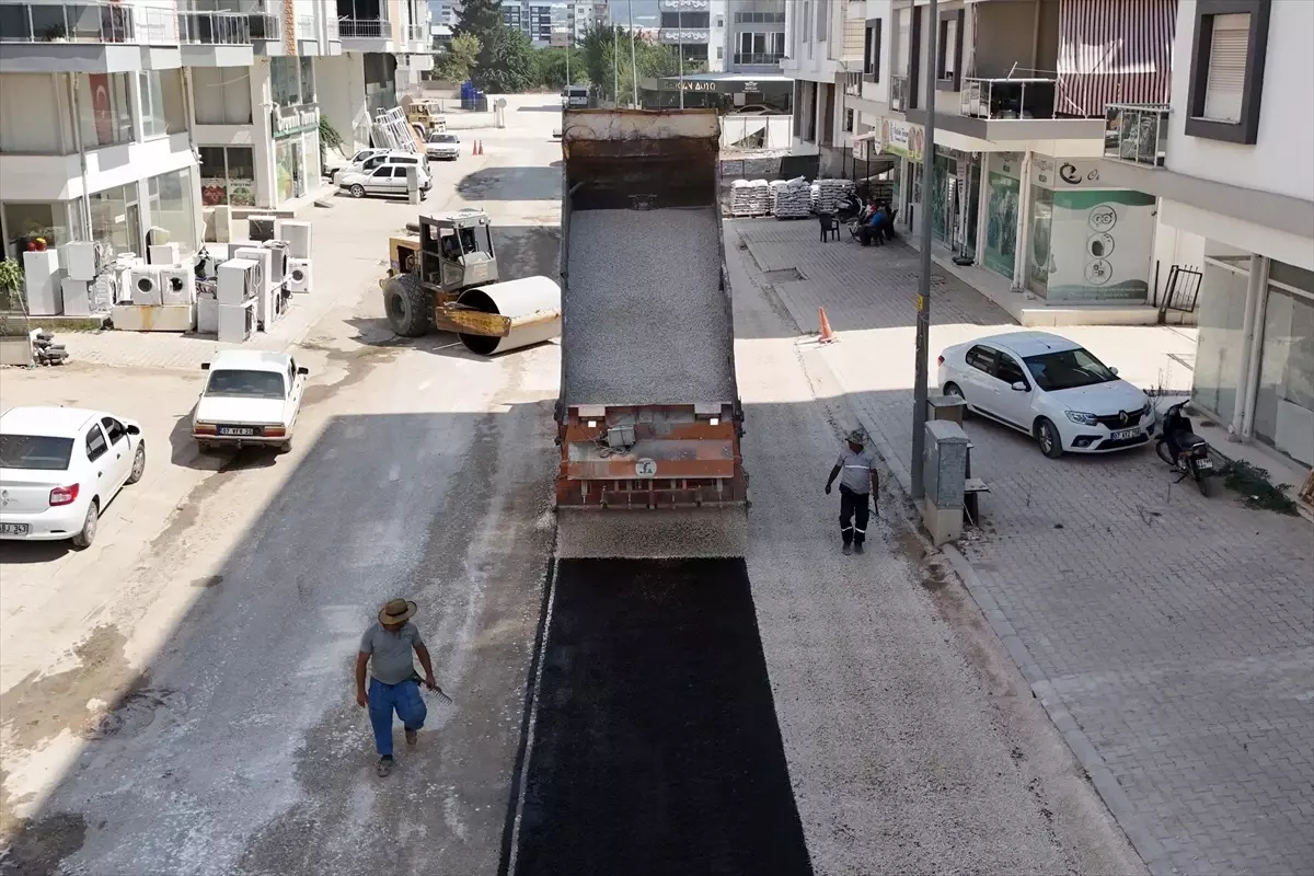 Kumluca Belediyesi Asfaltlama Çalışmalarına Devam Ediyor