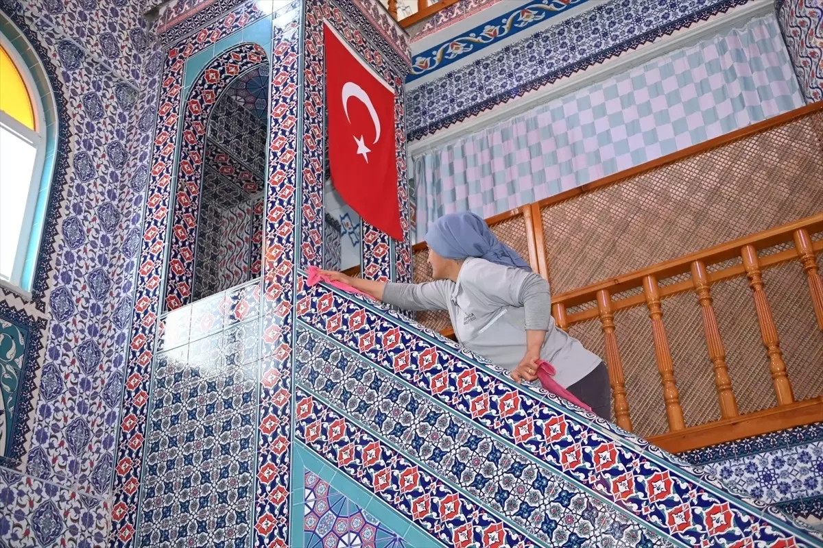 Kumluca'da Bayram Temizliği: 103 Cami İçin Özel Çalışma